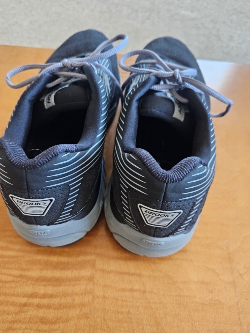 Brooks Addiction Walker Suede Mens walking shoes - Picture 3 of 4